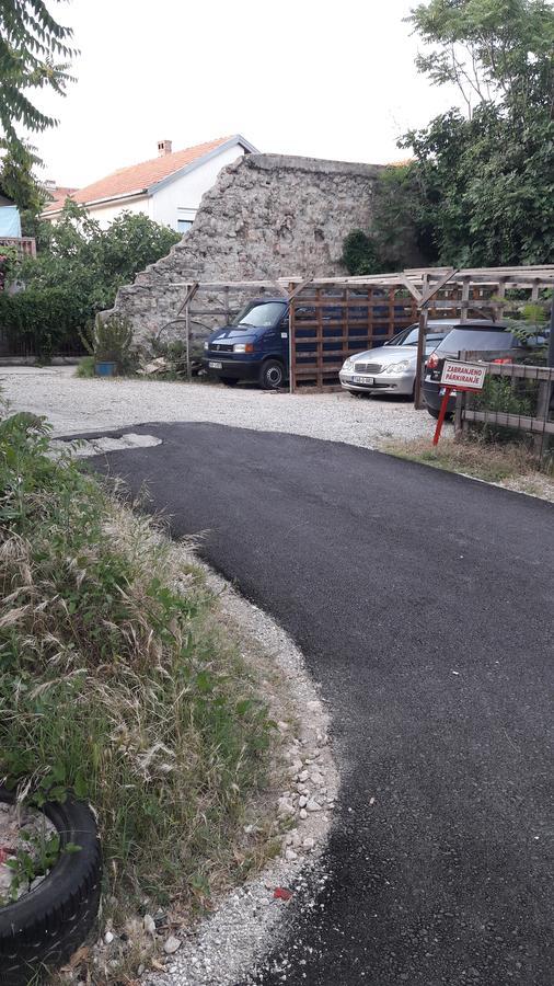 Eid Appartement Mostar Buitenkant foto